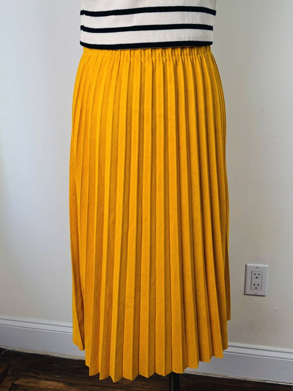 Zara Collection Womens Small Mustard Yellow Pleated Midi Skirt Suede Look
